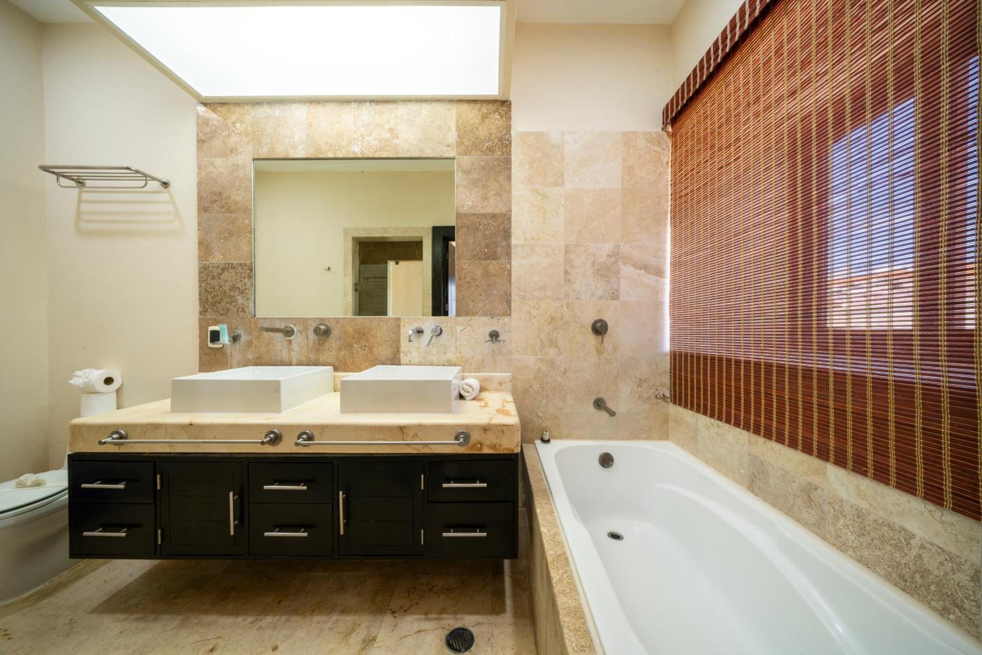 Beachfront 1 Bedroom Condo - El Faro, Surf 407 Playa del Carmen Eksteriør billede
